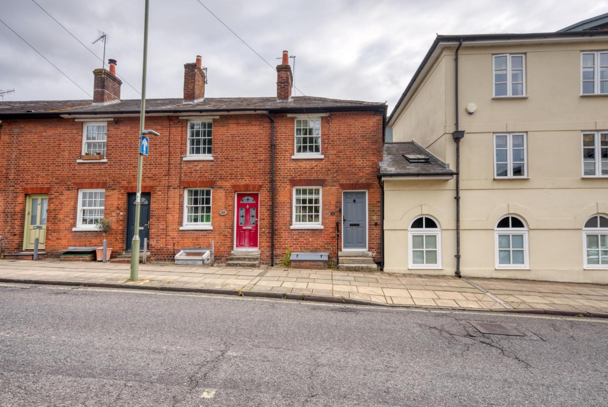 2 Bedrooms Stunning Westgate Cottage Retreat, Central Winchester, Free On-Street Parking Permit, With Garden Close To Cathedral - Sleeps 6, Pets Are Welcome, Summer Special Offer! - By Blue Puffin Stays Extérieur photo