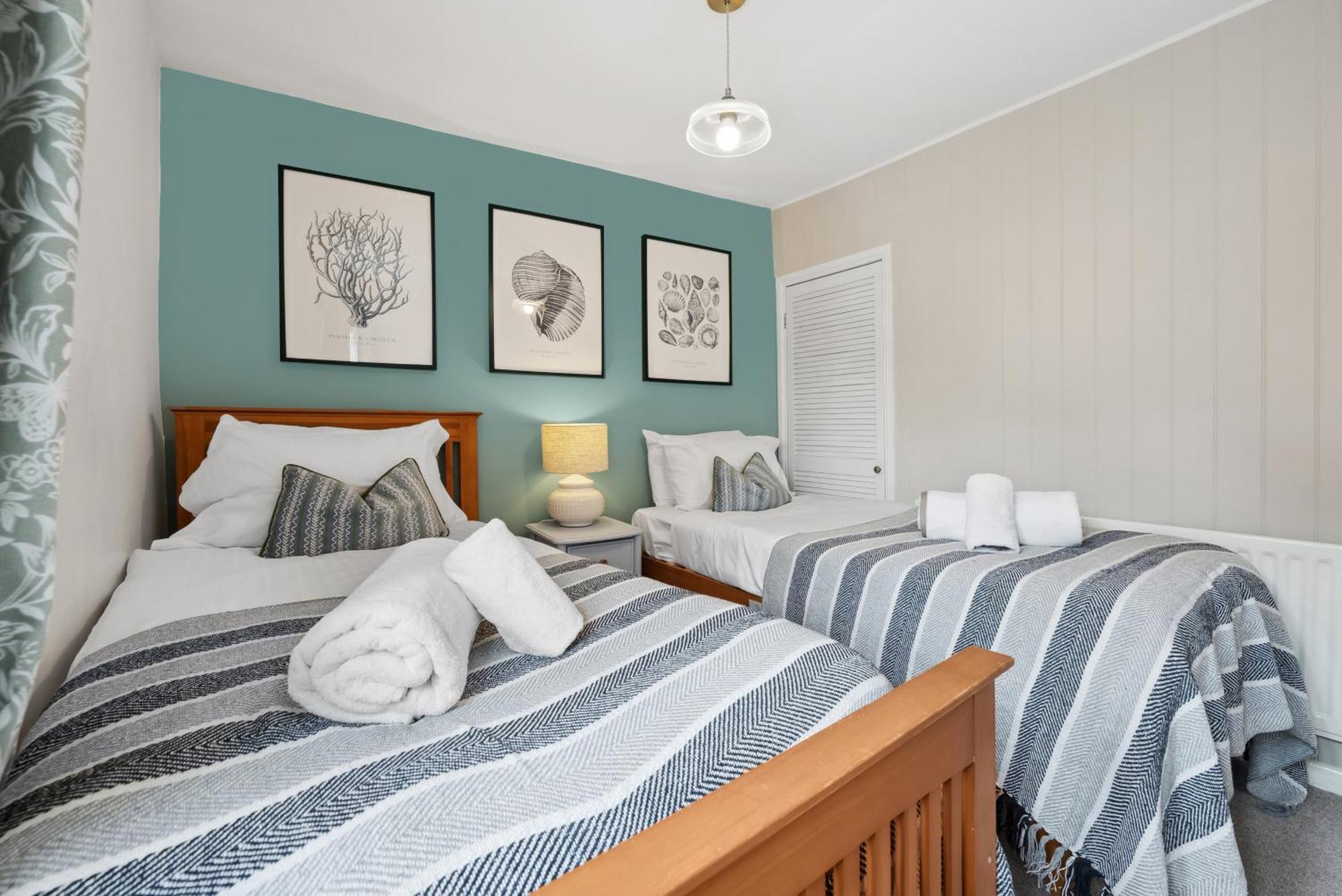 2 Bedrooms Stunning Westgate Cottage Retreat, Central Winchester, Free On-Street Parking Permit, With Garden Close To Cathedral - Sleeps 6, Pets Are Welcome, Summer Special Offer! - By Blue Puffin Stays Extérieur photo